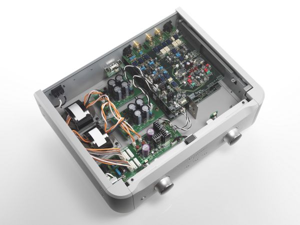 ESOTERIC E-02 Balanced Phonostage Preamplifier